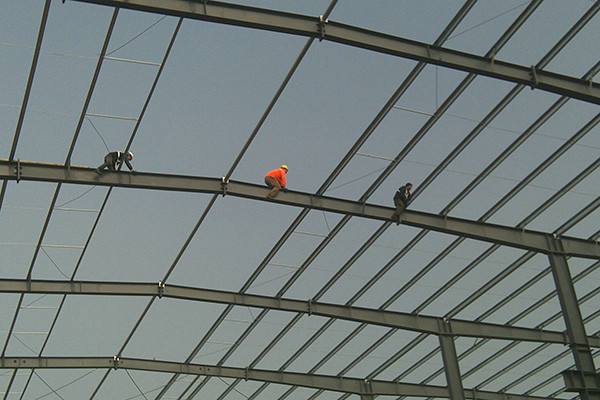 鋼結構加工中常見的焊接氣孔如何處理